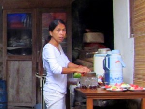 Iluh makes breakfast